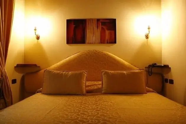 Classic Tek Büyük Yataklı Oda