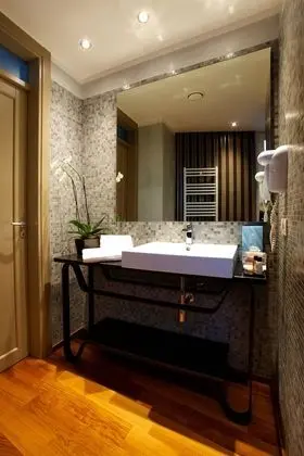 Comfort Tek Büyük veya İki Ayrı Yataklı Oda