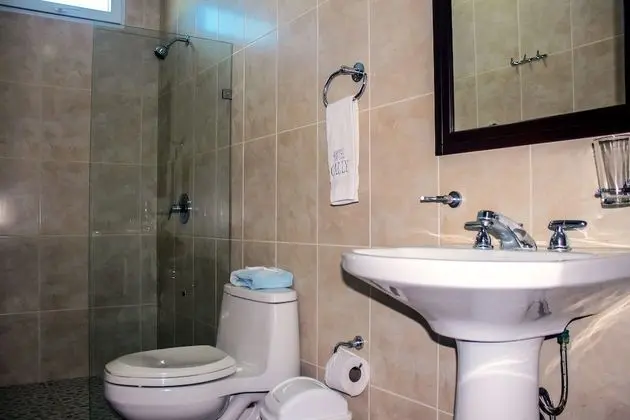 Üç Kişilik Oda, Şehir Manzaralı