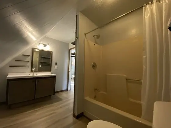 Kulübe, Özel Banyo (E-108)