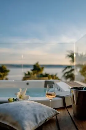 Deluxe Villa, 4 Yatak Odası, Kişiye Özel Havuzlu, Deniz Manzaralı