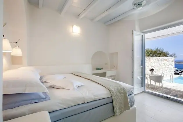 Laurel luxurious Sea View Room with Private Swimming Pool