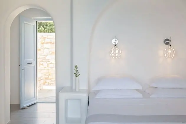 Laurel luxurious Sea View Room with Private Swimming Pool