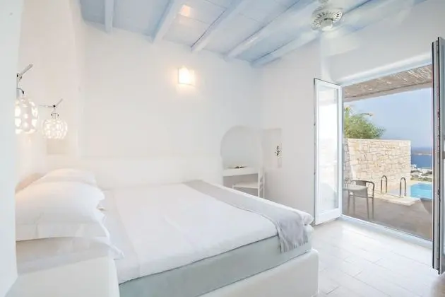 Laurel luxurious Sea View Room with Private Swimming Pool