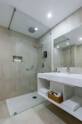 Tek Büyük veya İki Ayrı Yataklı Oda