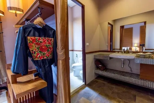 Luxury Tek Büyük Yataklı Oda