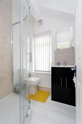 Deluxe Apart Daire, Banyolu/Duşlu (3 Bed, Sleeps 8)