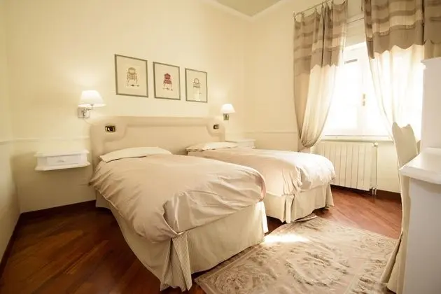 Superior Tek Büyük veya İki Ayrı Yataklı Oda (Green)