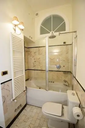 Superior Tek Büyük veya İki Ayrı Yataklı Oda (Green)