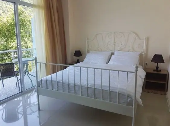 Basic Tek Büyük Yataklı Oda