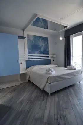 Comfort Tek Büyük veya İki Ayrı Yataklı Oda