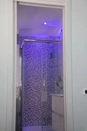 Comfort Tek Büyük veya İki Ayrı Yataklı Oda