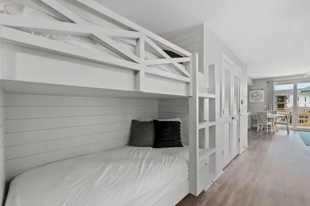Daire (Calypso Resorts Tower III Unit 310)