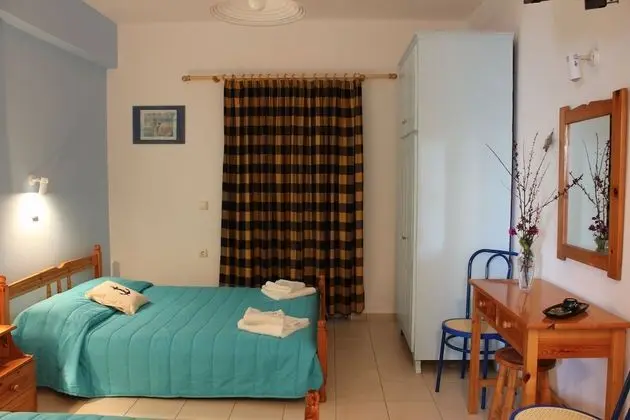 Studio, Ground floor