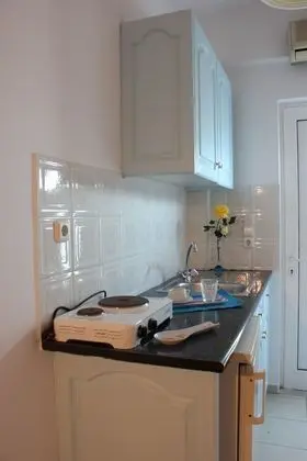 Studio, Ground floor