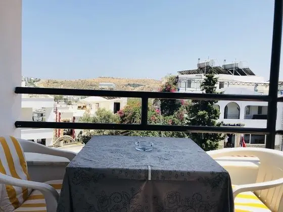 Basic Üç Kişilik Oda, Balkon