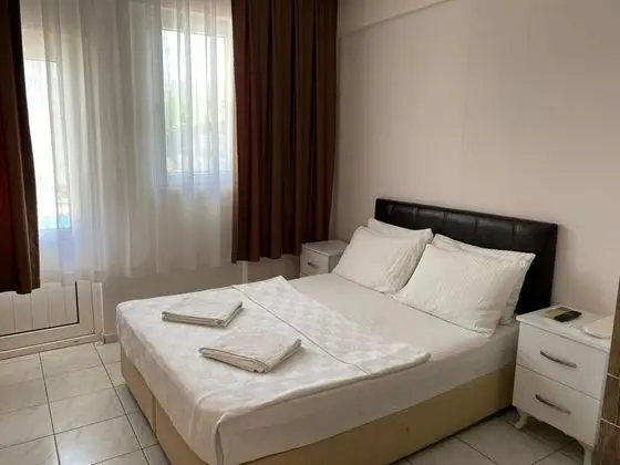 Standart Oda, Kara veya Havuz Manzaralı