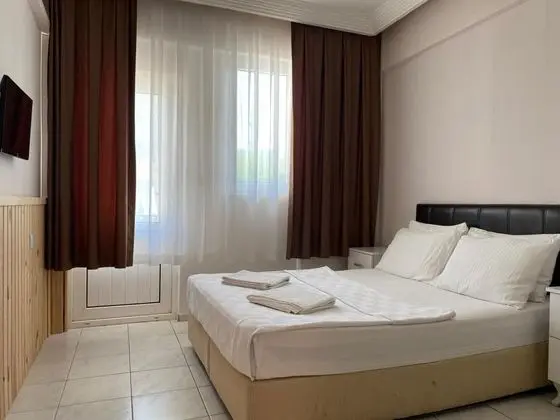 Standart Oda, Kara veya Havuz Manzaralı