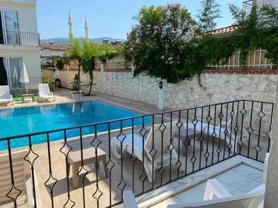 Standart Oda, Kara veya Havuz Manzaralı