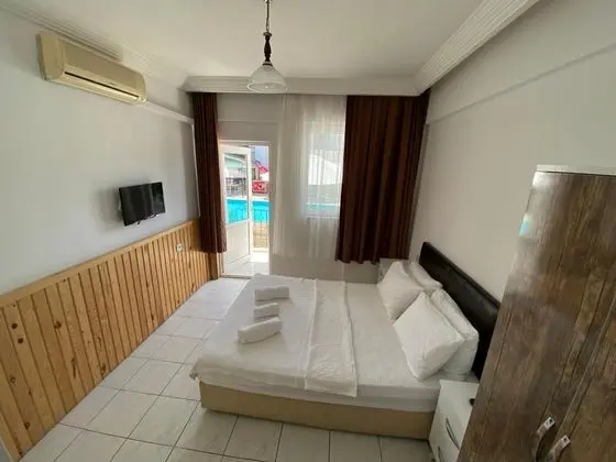 Standart Oda, Kara veya Havuz Manzaralı