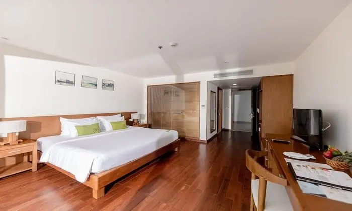 Deluxe Tek Büyük Yataklı Oda, Bahçe Manzaralı