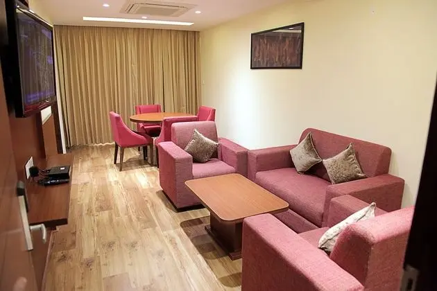 Süit, 1 En Büyük (King) Boy Yatak, Engellilere Uygun, Şehir Manzaralı (Cama)