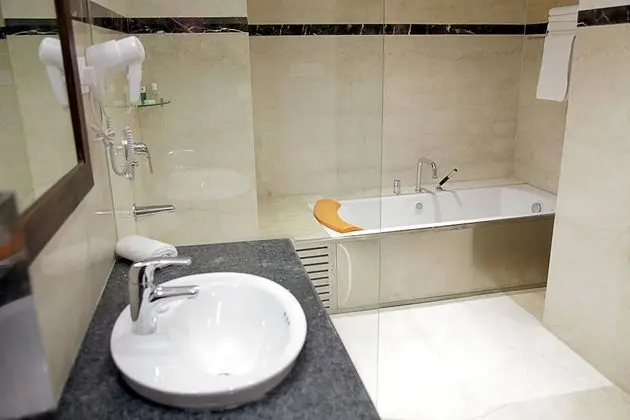 Süit, 1 En Büyük (King) Boy Yatak, Engellilere Uygun, Şehir Manzaralı (Cama)