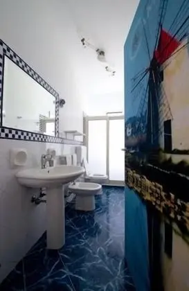 Büyük Yataklı Tek Kişilik Oda