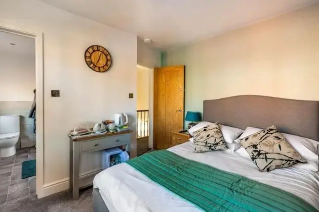 Tek Büyük Yataklı Oda, Banyolu/Duşlu, Avlu Manzaralı (Room 2)