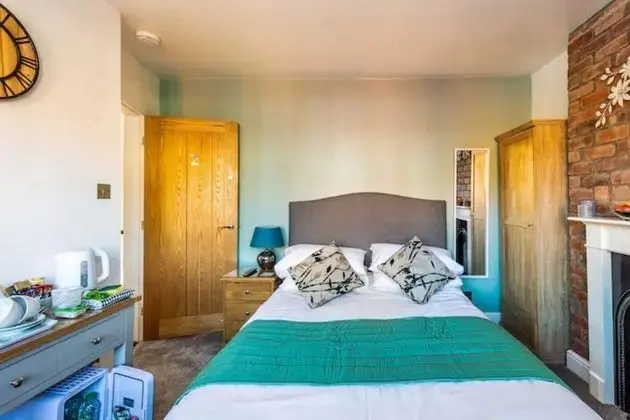 Tek Büyük Yataklı Oda, Banyolu/Duşlu, Avlu Manzaralı (Room 2)