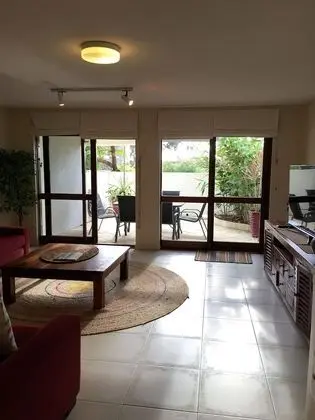Apart Daire, 2 Yatak Odası, Avlu Manzaralı, Zemin Kat