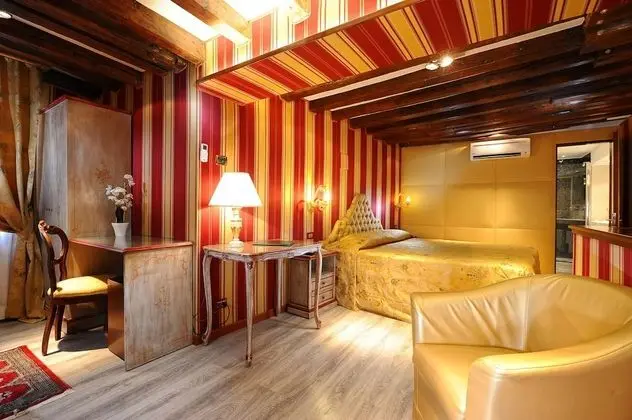 Junior Stüdyo Süit