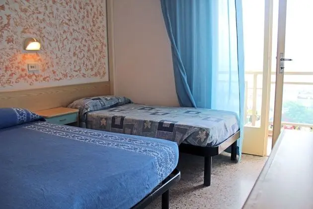 Üç Kişilik Oda