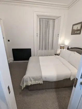 Basic Tek Büyük Yataklı Oda, Özel Banyo (Room 1)