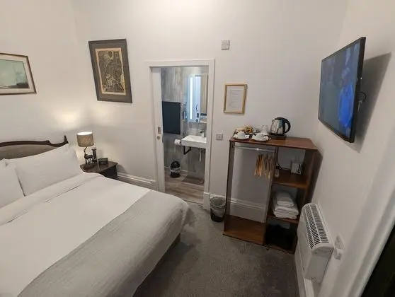 Basic Tek Büyük Yataklı Oda, Özel Banyo (Room 1)