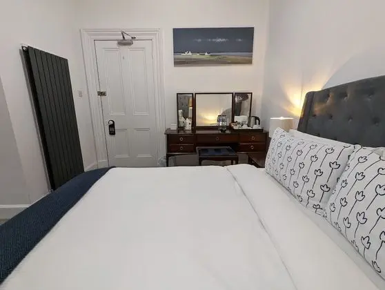 Deluxe Tek Büyük Yataklı Oda, Özel Banyo (Room 3)