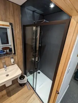 Deluxe Tek Büyük Yataklı Oda, Özel Banyo (Room 3)