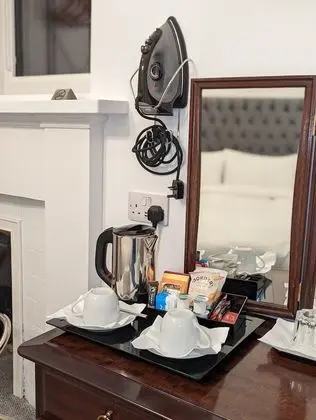 Superior Tek Büyük Yataklı Oda, Özel Banyo, Bahçe Manzaralı (Room 2)