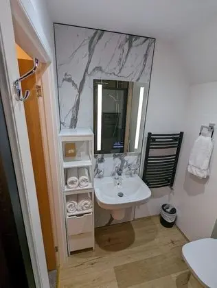 Superior Tek Büyük Yataklı Oda, Özel Banyo, Bahçe Manzaralı (Room 2)