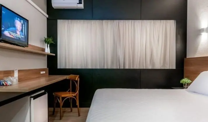 Deluxe Tek Büyük Yataklı Oda