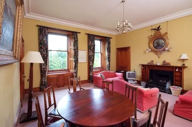 Apart Daire, 4 Yatak Odası (East Wing)