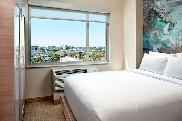 Room, 2 Queen Beds, Accessible, Non Smoking