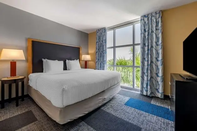 Süit, Birden Çok Yatak, Sigara İçilmez (2 King Beds,2 Person Sofa Bed)