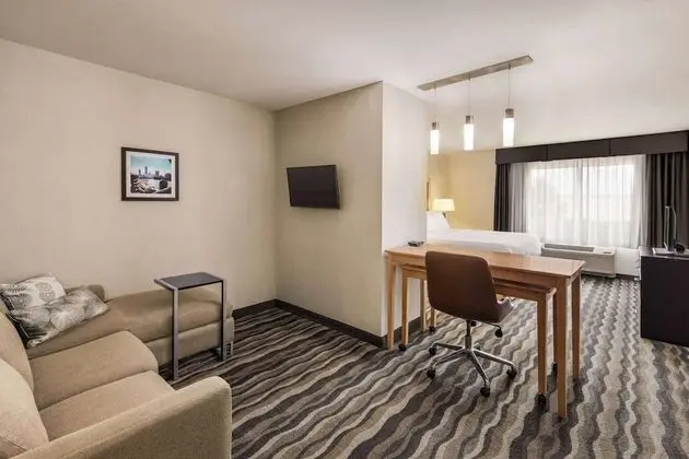 Süit, 1 En Büyük (King) Boy Yatak, Engellilere Uygun (Mobility/Hearing, Roll-In Shower)