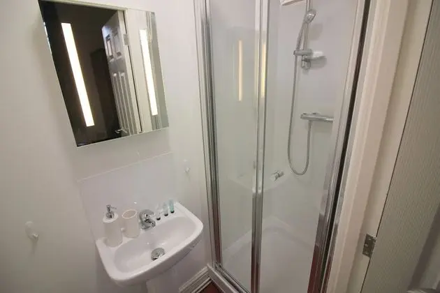 Standard Büyük Yataklı Tek Kişilik Oda