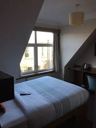 Tek Büyük Yataklı Oda