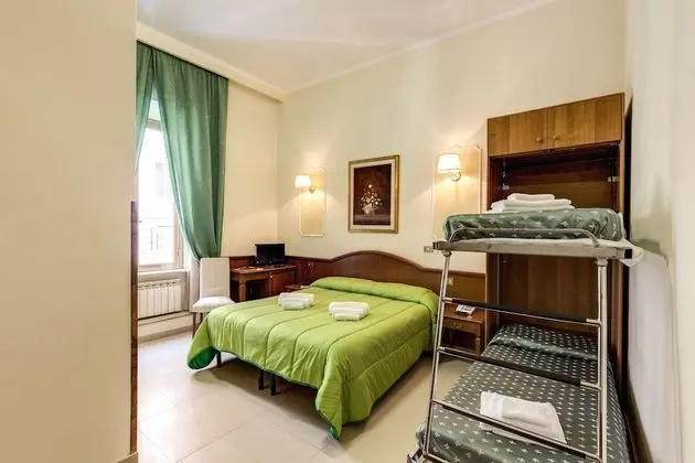 Standard Dört Kişilik Oda