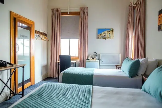 Üç Kişilik Oda, Banyolu/Duşlu