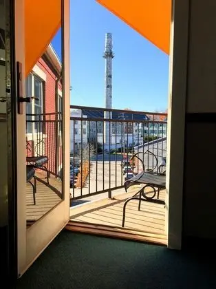 1 King Bed w/Balcony, 3rd Floor, No Pets