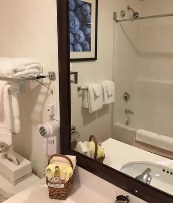 2 Queen Beds, 2nd Floor, No Pets